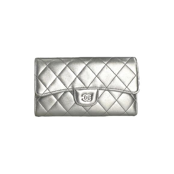 Chanel Matelassé Lambskin Silver Wallet - Picture 1 of 8